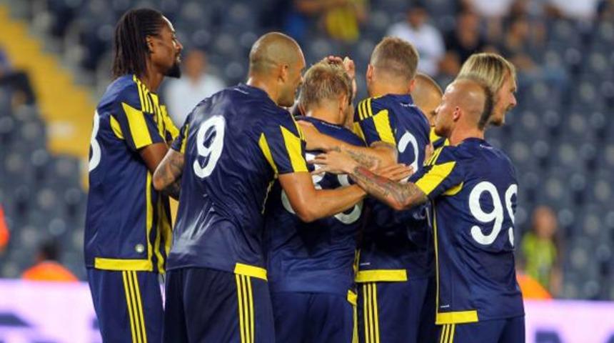 Fenerbah&ccedil;e siyah bant ile sahada