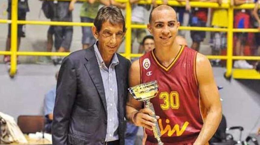 Arroyo Barcelona yolunda