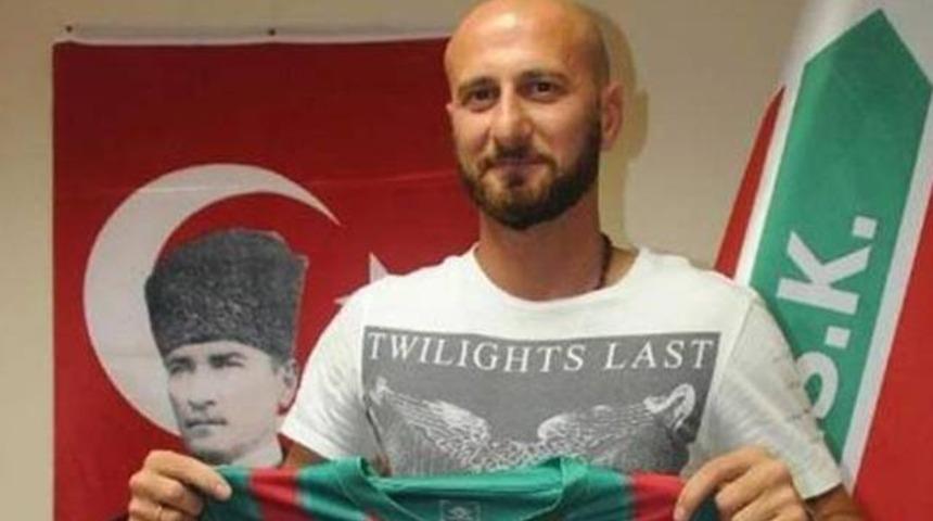 Kemal Papadopoulos, Komşu'yu karıştırdı