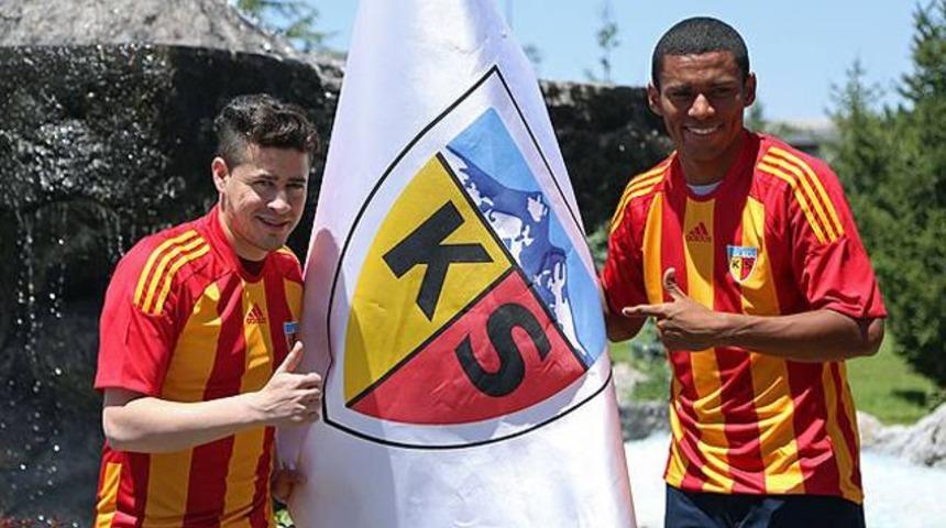 Kayserispor'da iki imza birden