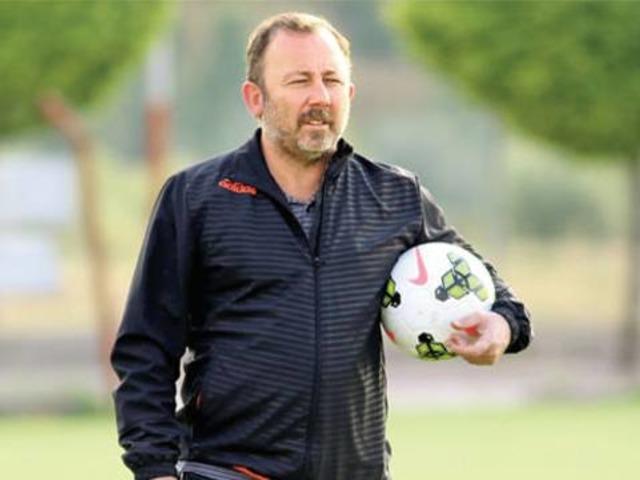 Sergen: 'Türkiye'ye gelenler büyük yıldız değil'