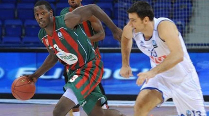 Pınar Karşıyaka'da iki imza!