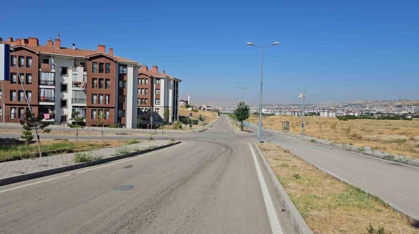 Elazığ’da sıcaklık 40 dereceye yaklaştı, caddeler boş kaldı