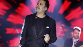 Türkücü Emrah'ın serveti say say bitmiyor! Spor kompleksi, 300'ü aşkın ev, 12 dükkan ve daha fazlası... Kira geliri dudak uçuklattı 