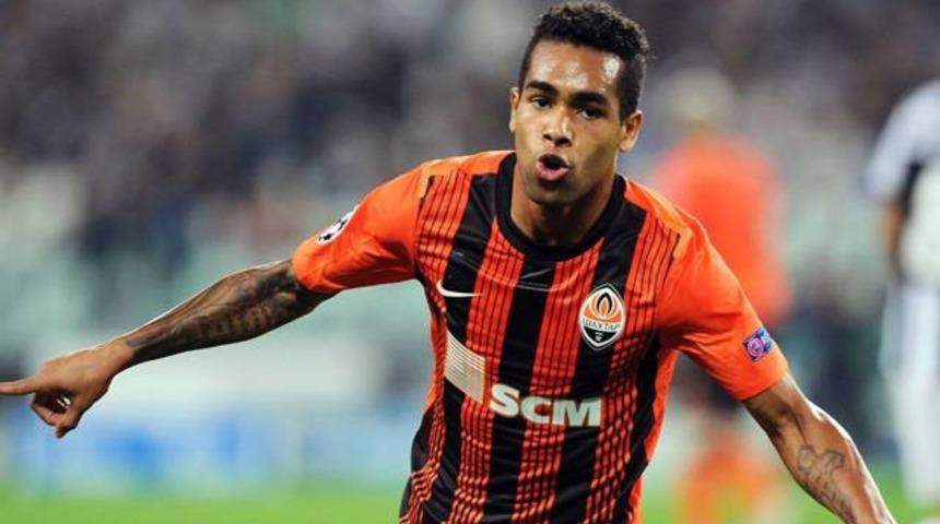 Alex Teixeira'dan Fenerbah&ccedil;e a&ccedil;ıklaması