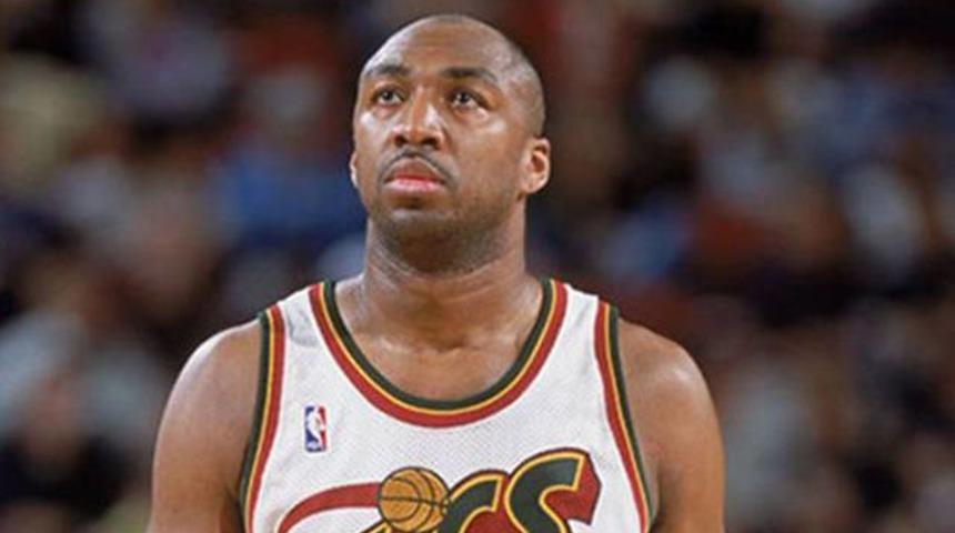 NBA efsanesi Vin Baker 110 milyon dolar batırdı!