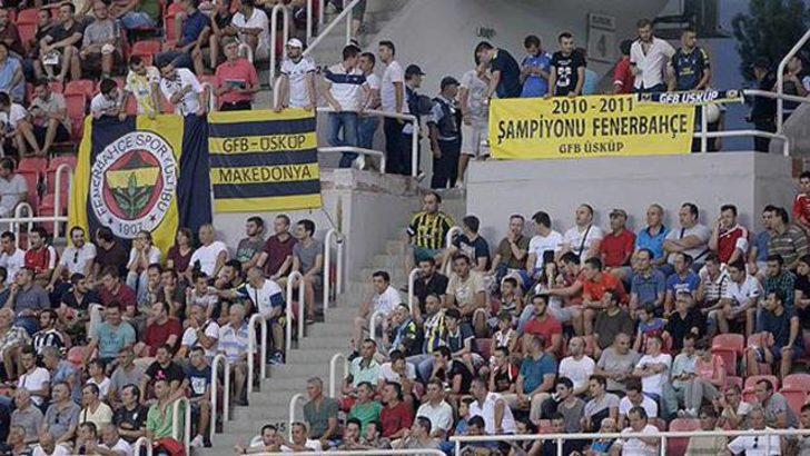 Rabotnicki - Trabzonspor maçında pankart gerginliği