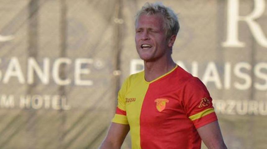 G&ouml;ztepe'nin rakibi 72'de sahadan &ccedil;ekildi