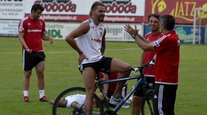 Beşiktaş'ta korkutan sakatlık