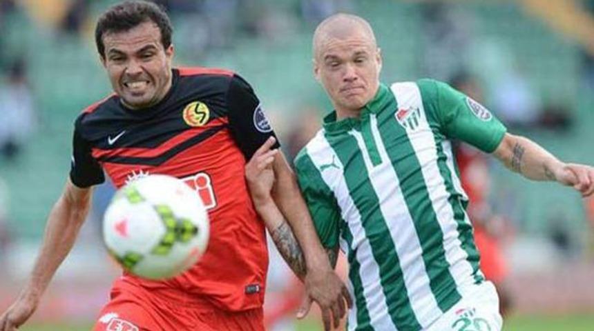 Karşıyaka, H&uuml;rriyet ile 1 yıllığına anlaştı