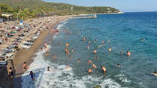 Bodrum'da insan seli! Nüfus 200 binden 800 bine ulaştı, adım atacak yer kalmadı