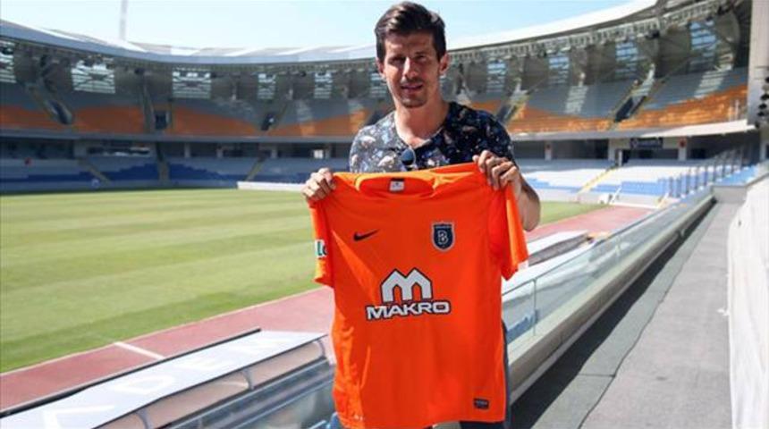 Emre Bel&ouml;zoğlu: Melo o ma&ccedil;ta sırtıma t&uuml;k&uuml;rm&uuml;şt&uuml;