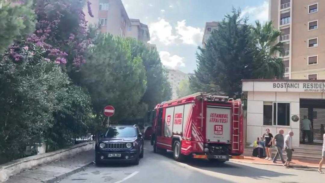 İstanbul un göbeğindeki 10 katlı binada yangın paniği! Çok sayıda itfaiye ekibi sevk edildi 2