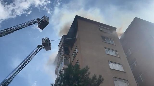 İstanbul'un göbeğindeki 10 katlı binada yangın paniği!