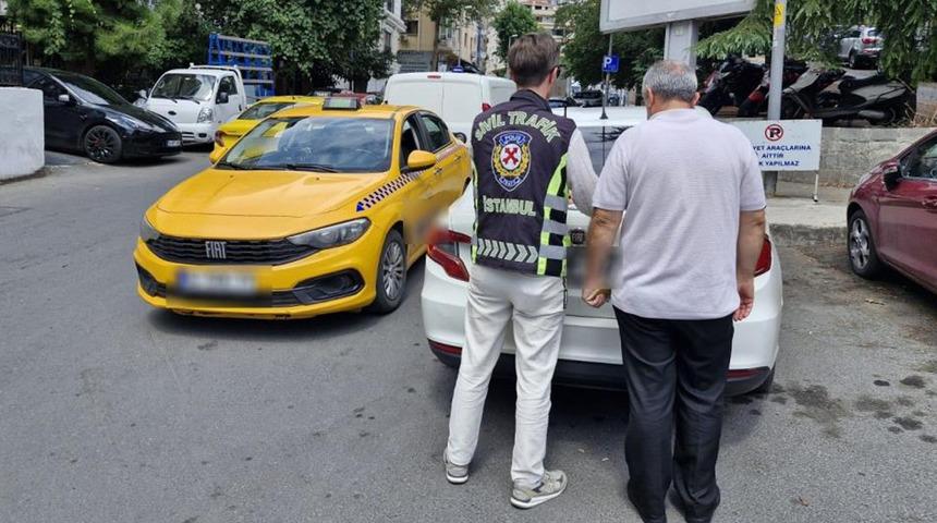 Fatih'te yolcu seçen ticari taksi şoförü yakalandı
