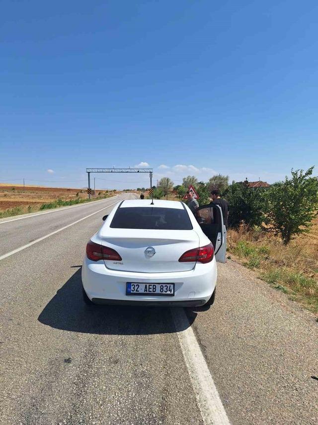 Otomobil ile üç tekerlekli motosiklet çarpıştı: 1 yaralı 1