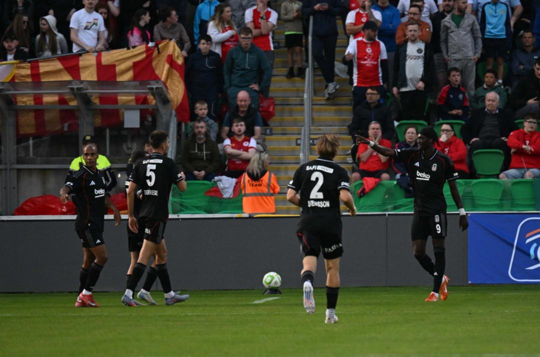 Beşiktaş, UEFA Konferans Ligi nde rakip takımı farka boğdu! Tammy Abraham attığı gollerle tarihe geçti 2