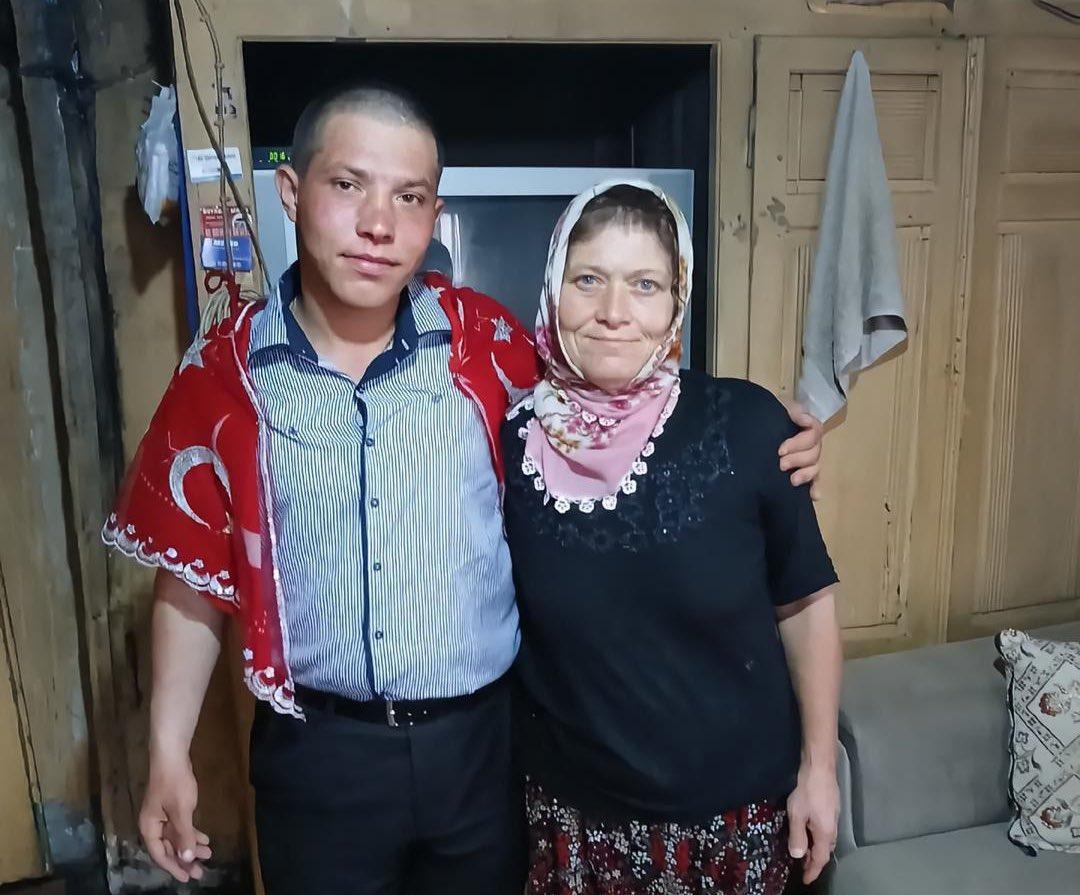 Sosyal medya paylaşımıyla gündem olmuştu! İbrahim Çetin askere törenle uğurlandı 10