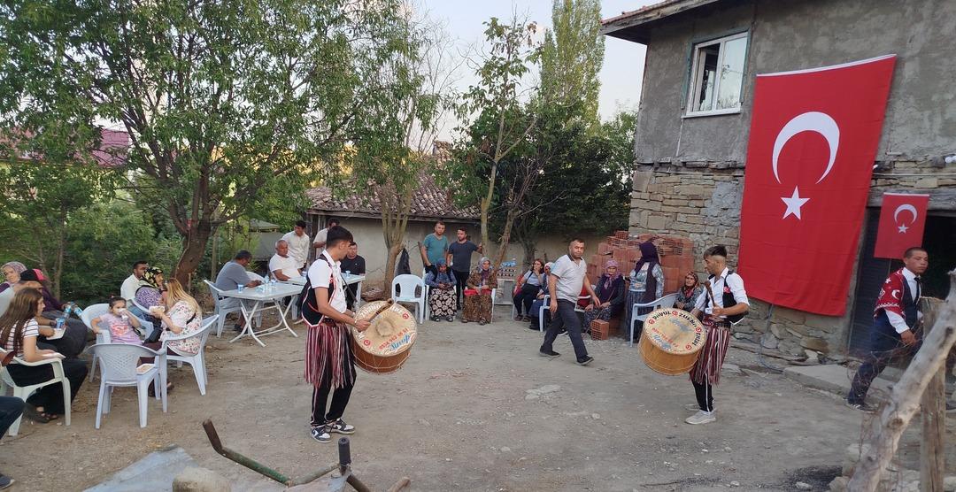 Sosyal medya paylaşımıyla gündem olmuştu! İbrahim Çetin askere törenle uğurlandı 5