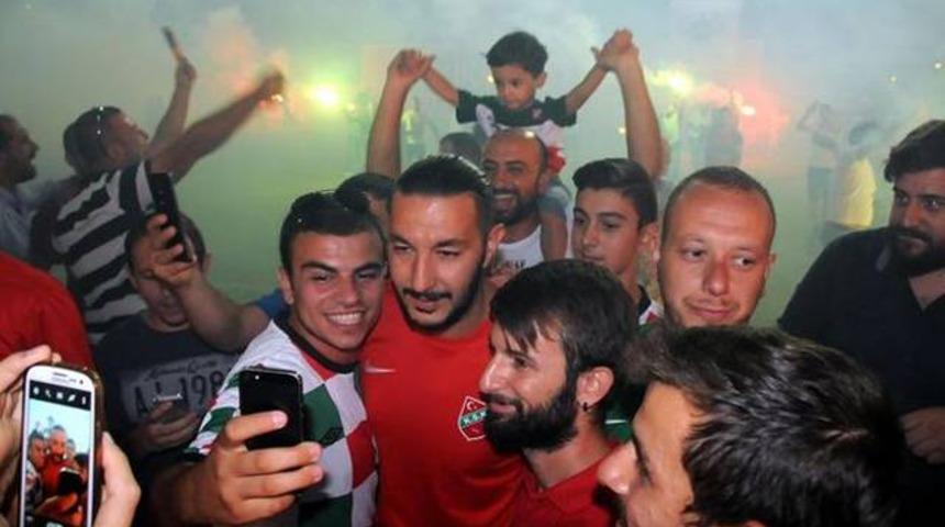 Karşıyaka Necati Ateş'i kadrosuna kattı