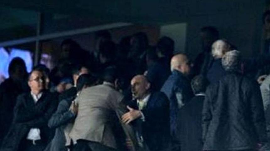 Trabzon-Bursa ma&ccedil;ında protokol trib&uuml;n&uuml;nde kavga &ccedil;ıktı