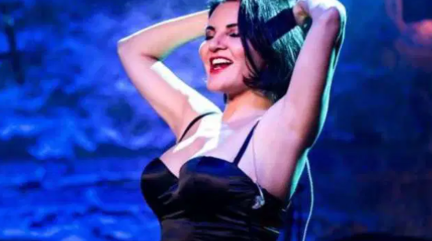 Estetik iddialarıyla gündemdeydi! Göksel'den peş peşe bikinili pozlar... 