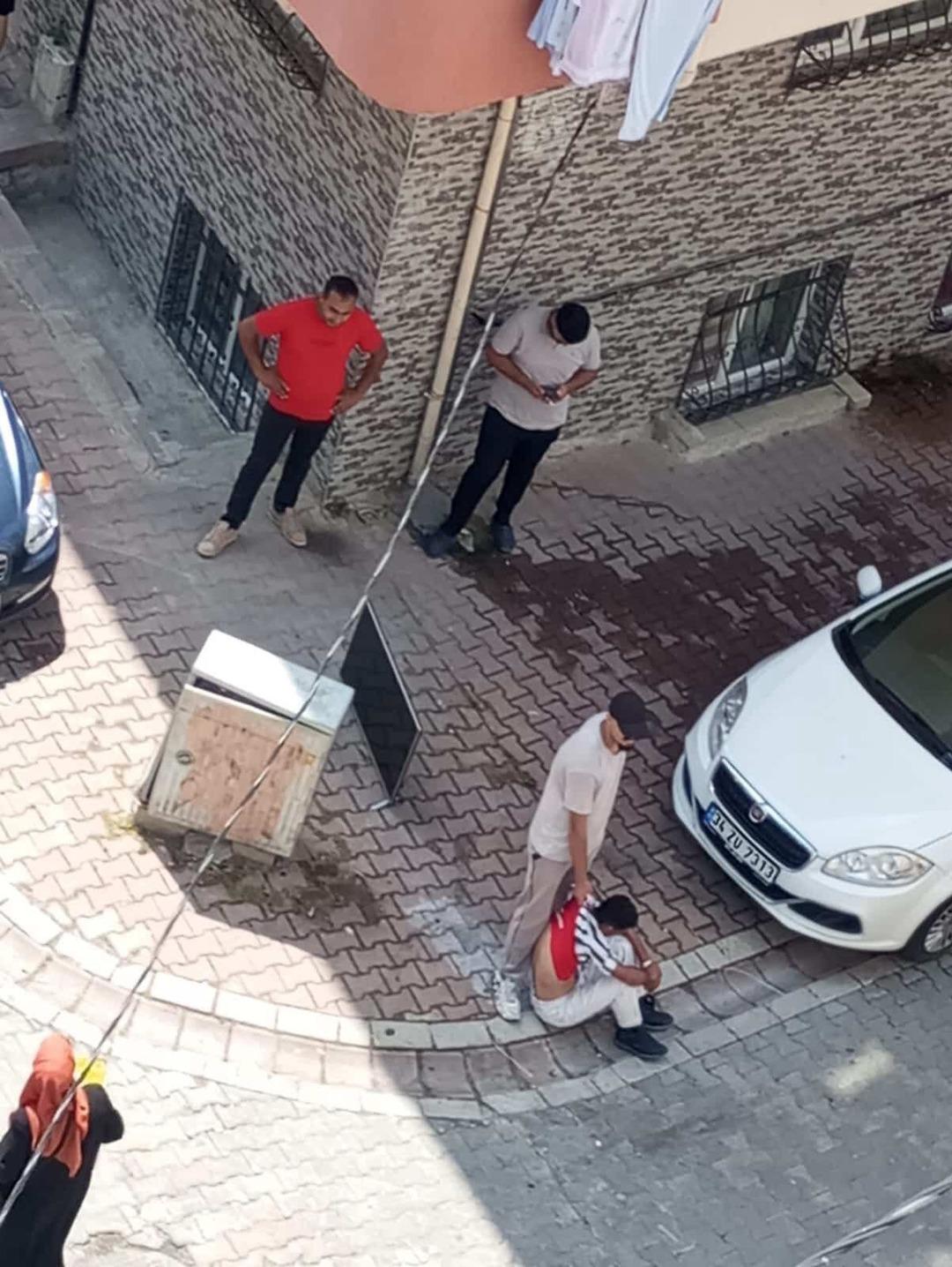 Esenyurt ta film sahnelerini aratmayan anlar: Hırsızı kovaladı yakalayıp polise teslim etti! Suç makinesi çıktı 1