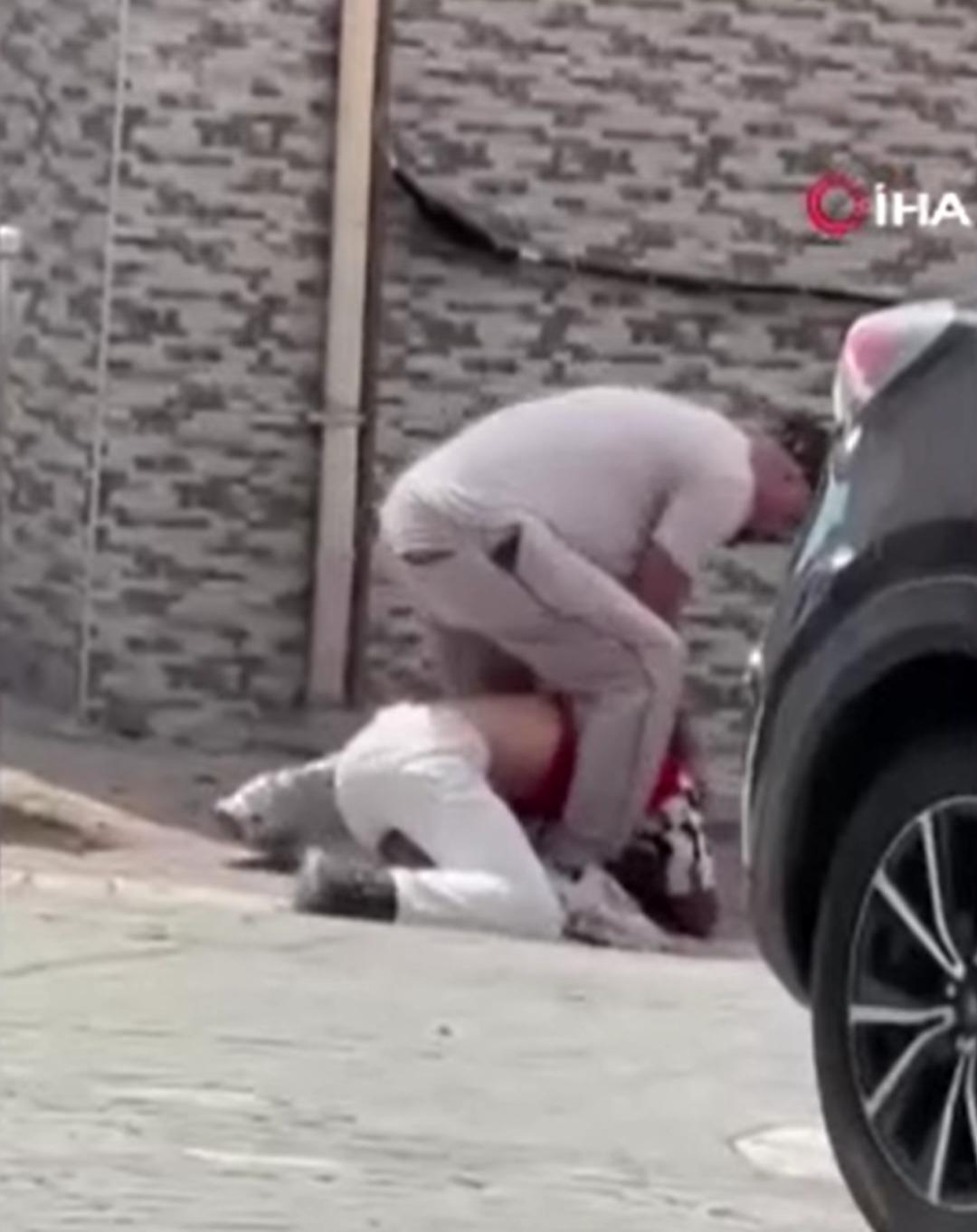 Esenyurt ta film sahnelerini aratmayan anlar: Hırsızı kovaladı yakalayıp polise teslim etti! Suç makinesi çıktı 4