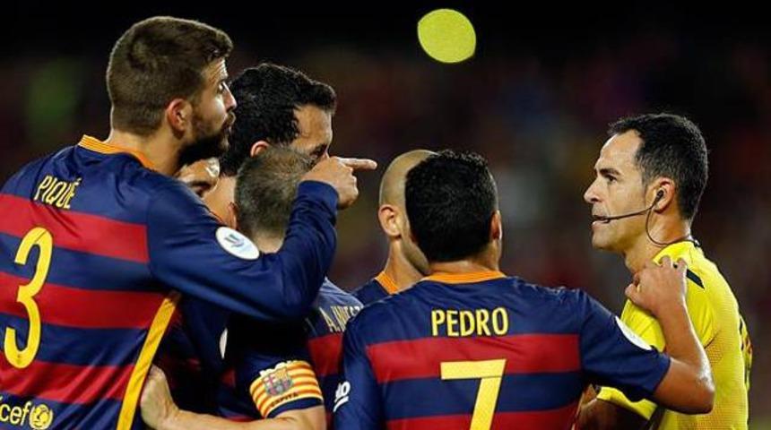 Pique'den hakeme: 'Senin annen bir o...'