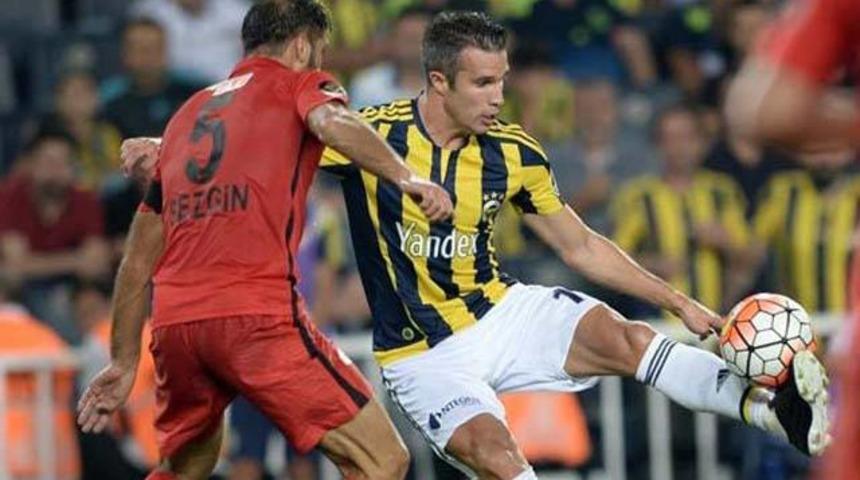 Van Persie'den m&uuml;jde 