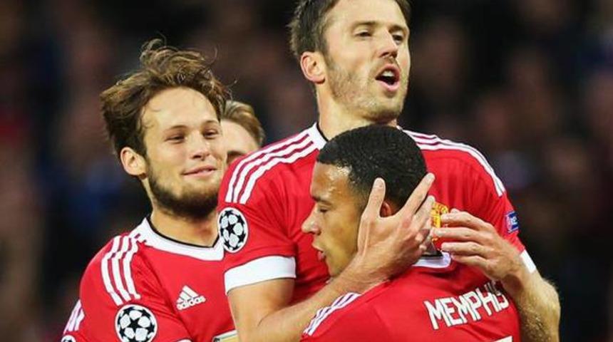 Manchester United'ı Depay u&ccedil;urdu!
