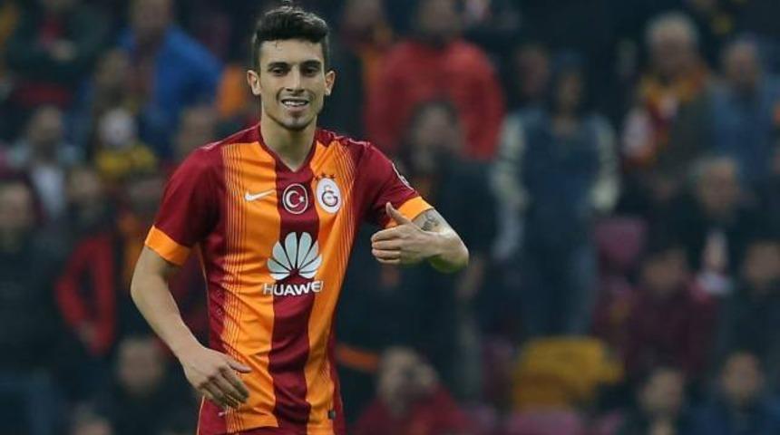 PSG Telles i&ccedil;in g&ouml;z&uuml;n&uuml; kararttı!