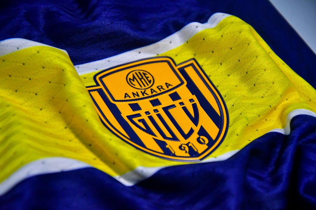 Süper Lig tarihinde en çok puan Fenerbahçe nin, liderlik rekoru ise Galatasaray ın! 3