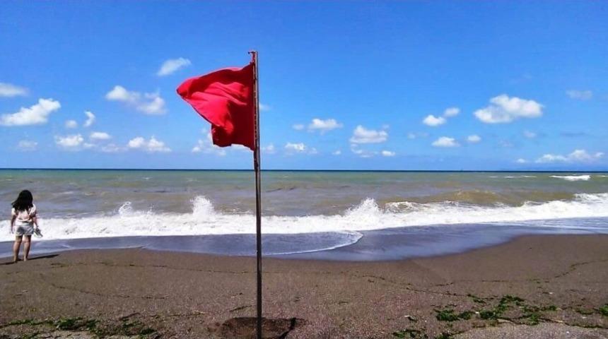 D&uuml;zce&rsquo;de denize girilmemesi kararı alındı