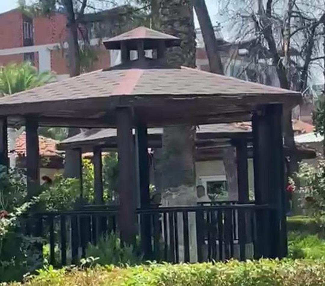 Dedektif gibi iz sürdü: Kocasıyla birlikte parkta bastığı kadını saçından sürükledi! Müdür koca hakkında karar verildi 5