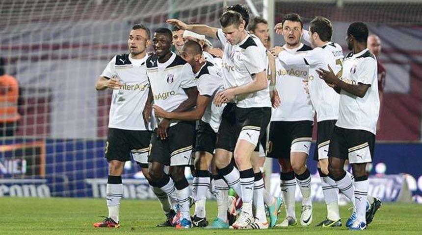 Astra&rsquo;dan bir s&uuml;rpriz de Alkmaar&rsquo;a