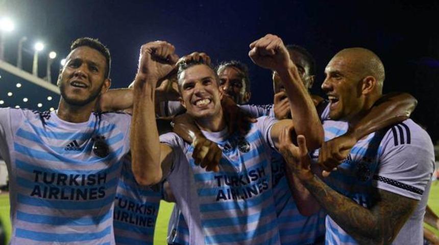 Fenerbah&ccedil;e tur kapısını Van Persi ile araladı