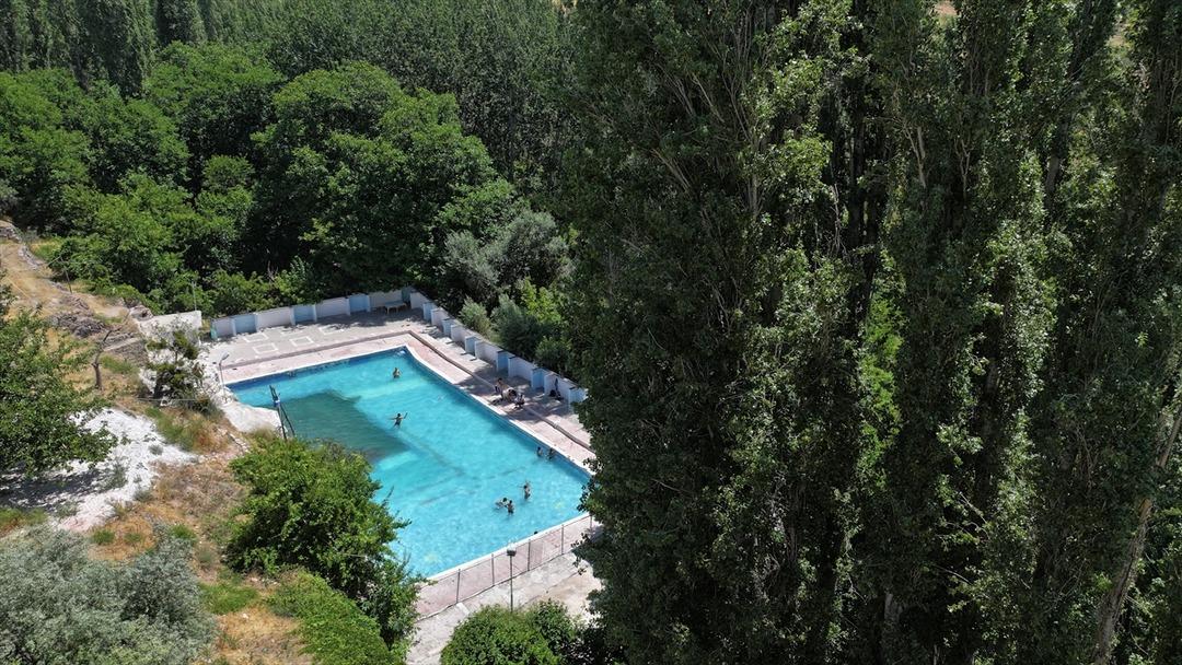 Erciyes in suyuyla beslenen 400 yıllık doğal havuz! Sıcaklığı 20 derece 2