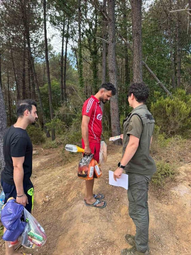 Yüksek sıcaklık ve düşük nem ekipleri alarma geçirdi: Gözetleme kuleleri ve İHA’larla yangın takibi 2