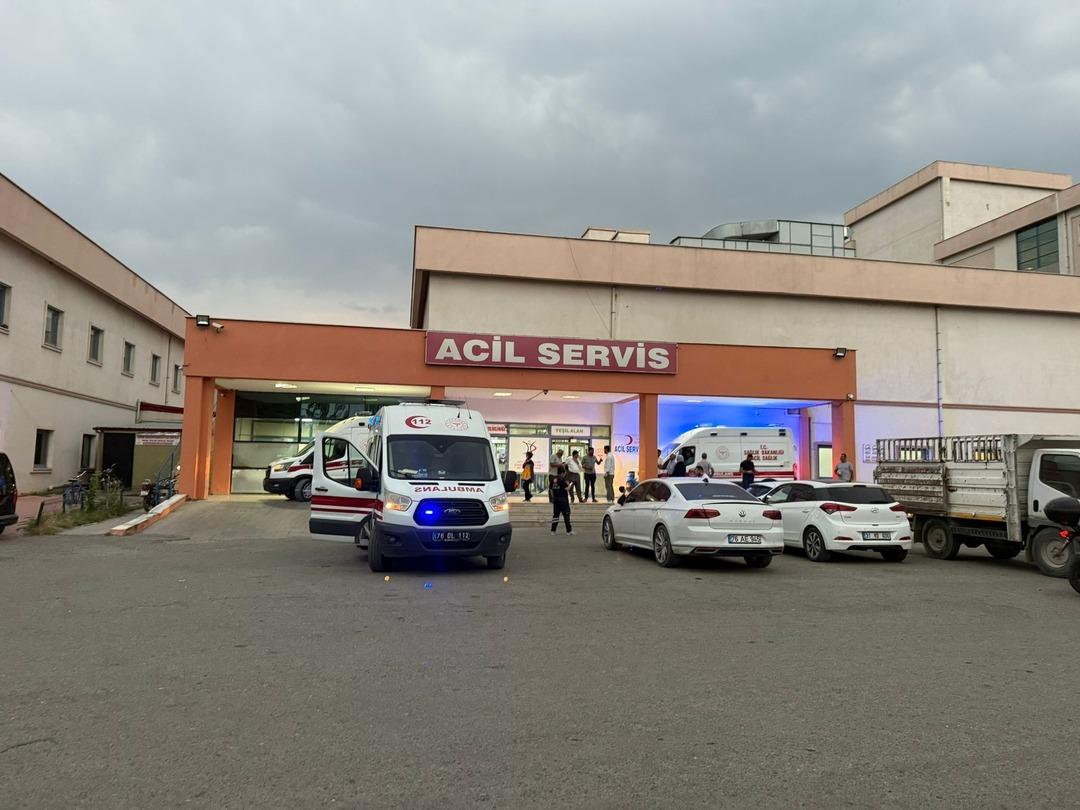 Yer Iğdır... Pasta zehirlenmesi vakaları arttı! 79 kişiden sonra 7 kişi daha hastanelik oldu: "Kimse sessiz olmasın bu duruma düşebilirsiniz" 1