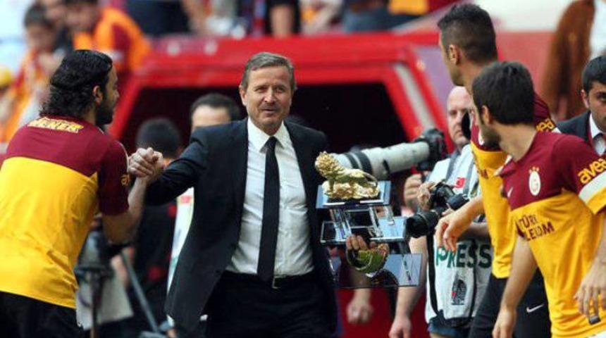 Galatasaray'da C&uuml;neyt Tanman istifa etti