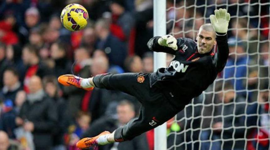 Victor Valdes transferinde Beşiktaş taraftarlarına m&uuml;jde