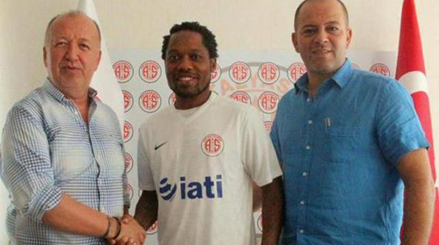 Antalyaspor'dan &ccedil;ifte bomba