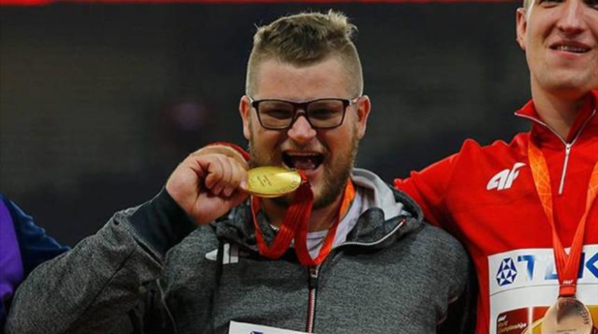 Taksi parasını, altın madalyayla &ouml;dedi!