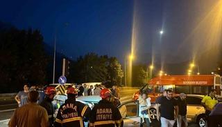 Kırmızı ışıkta geçen otomobil, araca çarptı: 5 yaralı