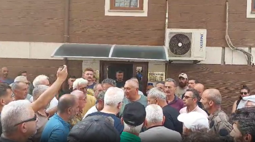 Son dakika | Fındıklı Belediye Başkanına yumruklu saldırı! Çervatoğlu'ndan ilk açıklama: "3 kişiydiler; biri ısırdı"