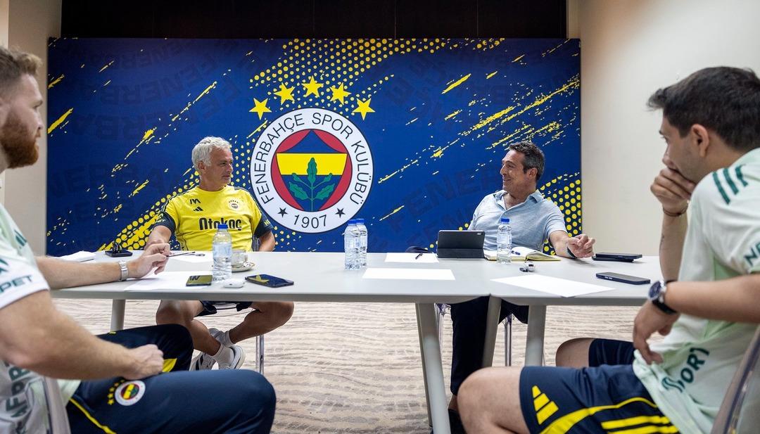 Fenerbahçe de sol kanat forvet için liste başıydı! Aston Villa Evan Guessand ı açıkladı... 1
