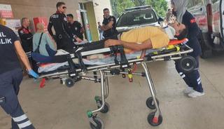 Bursa'da kamyonet ile otomobil kafa kafaya çarpıştı