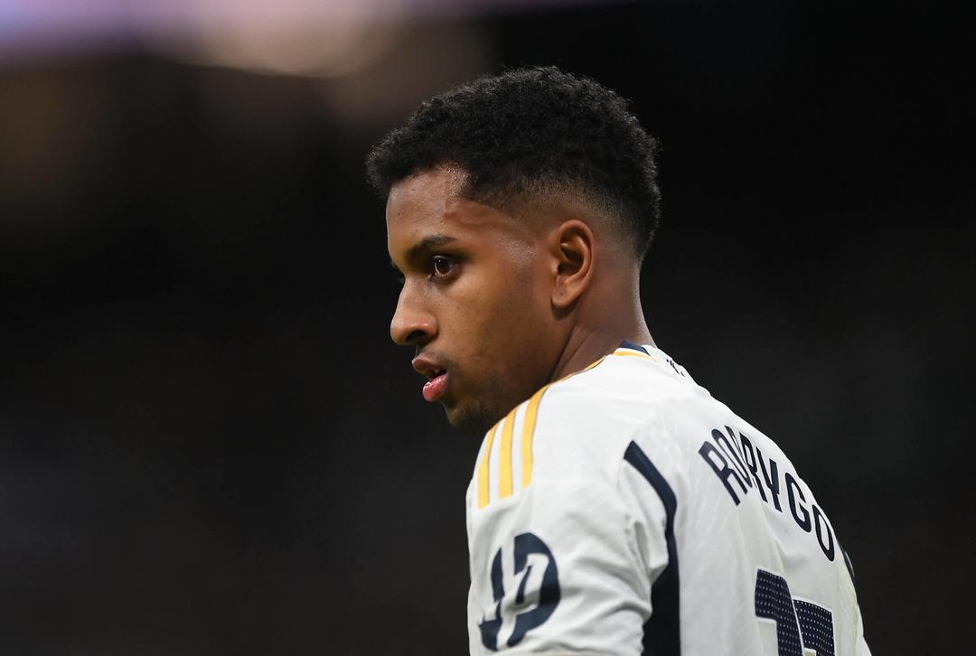 Fenerbahçe Yüksek Divan Kurulu üyesi Murat Aşık’ın transfer iddiası gündem oldu! Yıldız kanat oyuncusunun Rodrygo olduğu ortaya çıktı...  1