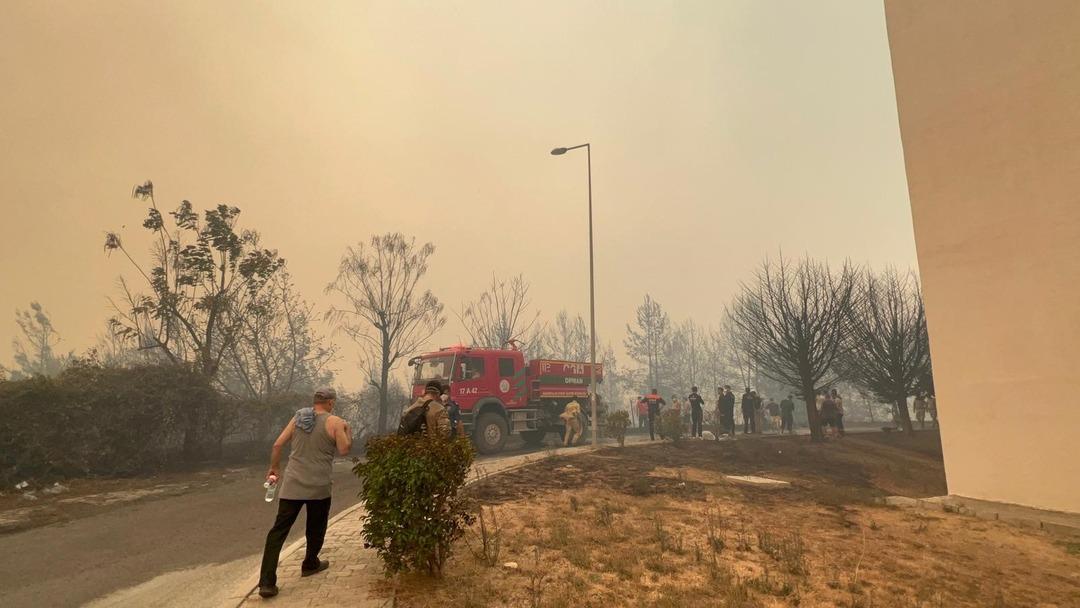 Son dakika: Çanakkale de orman yangını! Şehir dumanlar altında kaldı... Üniversite, köyler ve hastane tahliye edildi; 4 kişi gözaltına alındı 4